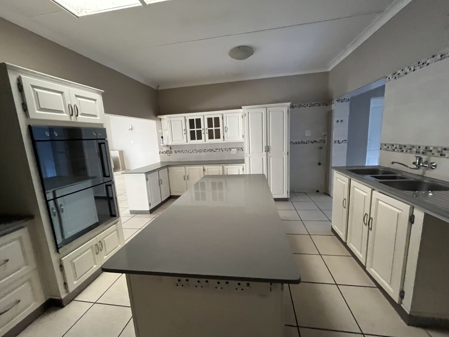 4 Bedroom Property for Sale in Baillie Park North West